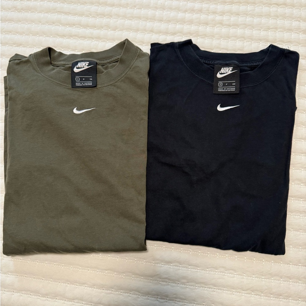 Nike Short-Sleeve Crewneck Tees in Olive Green and Black